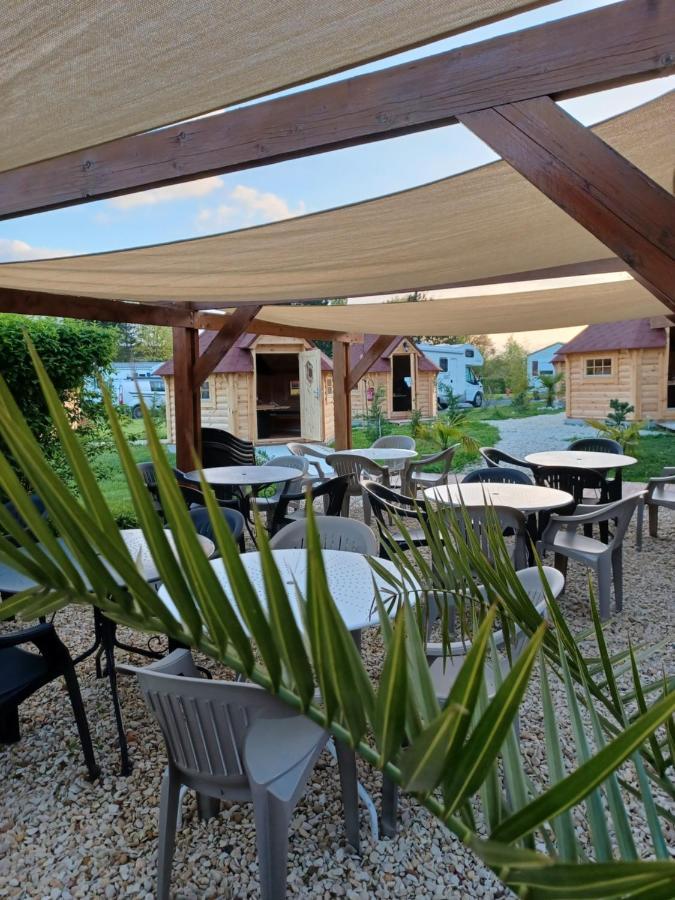 Camping Le Vallage Attigny Exteriör bild