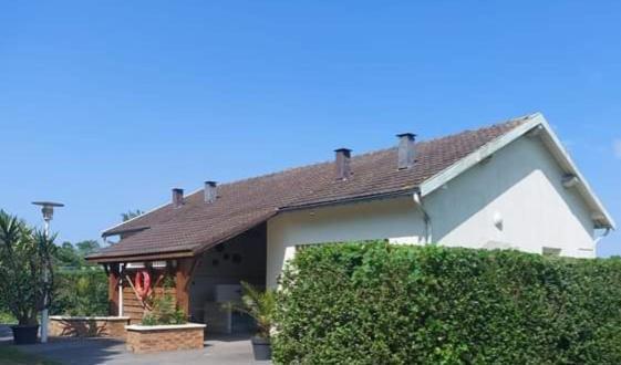 Camping Le Vallage Attigny Exteriör bild